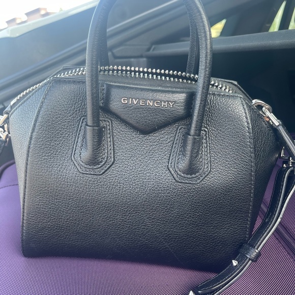 Mini antigona in black grained leather - Picture 5 of 7